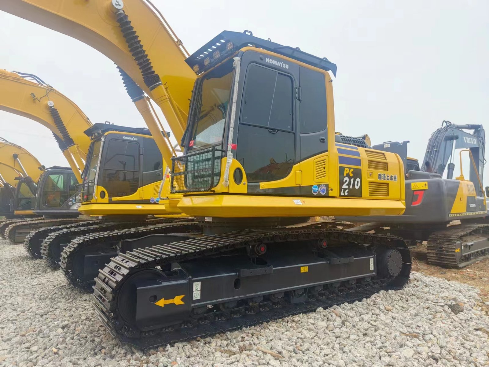 Used Komatsu pc210 excavator